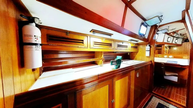 Slide: The Image of Shannon Aegean 1984 - 5719177