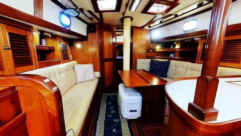 Slide: The Image of Shannon Aegean 1984 - 5719200