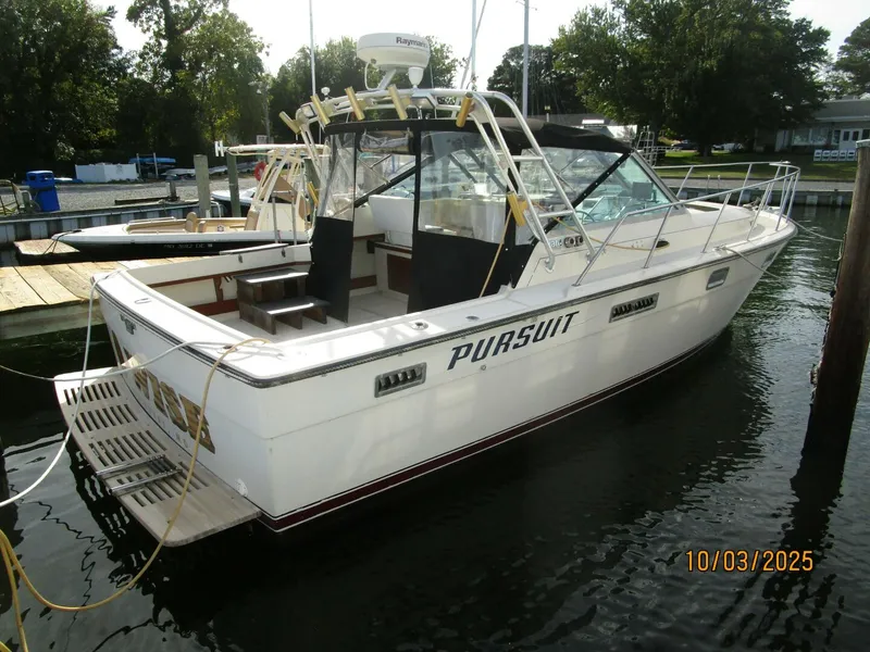Slide: The Image of 31' Pursuit starboard aft profile - 5719038