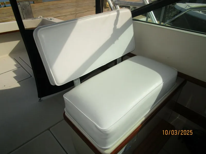 Slide: The Image of 31' Pursuit mate seat - 5719022