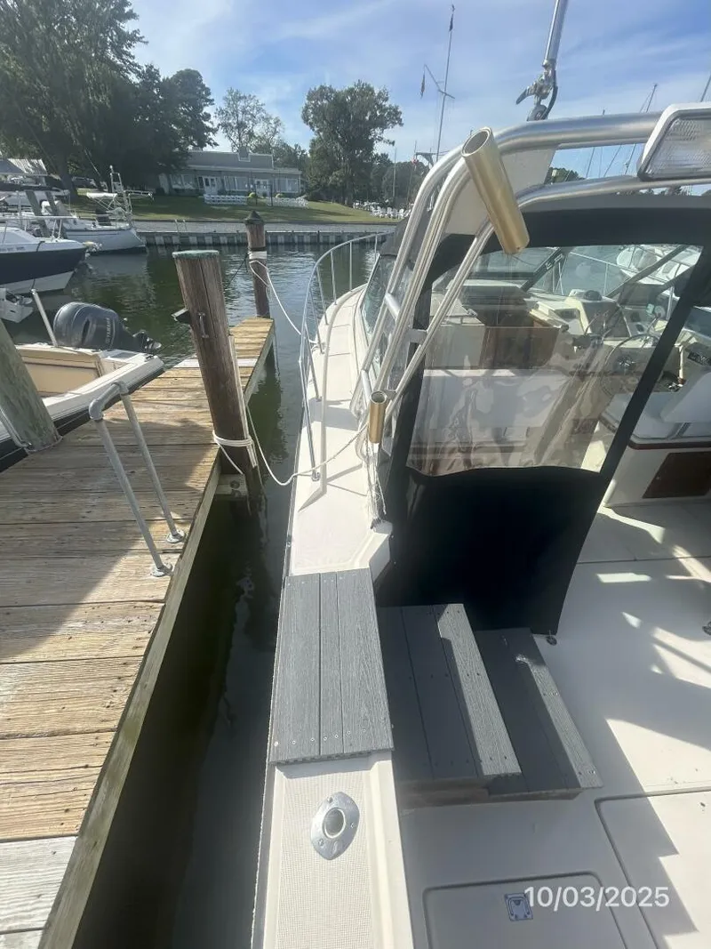 Slide: The Image of 31' Pursuit port side deck1 - 5719027