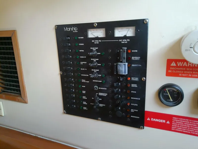 Slide: The Image of Mainship 34 Pilot II 2004 - 5714807