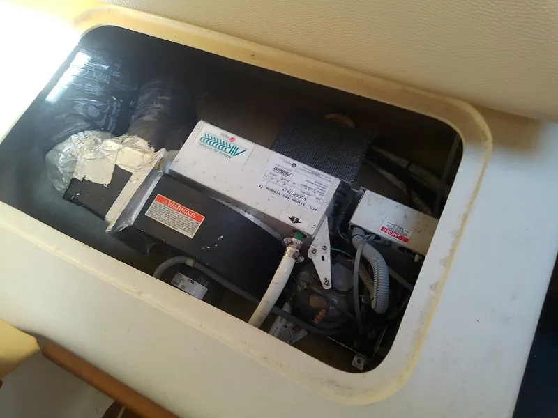 Slide: The Image of Mainship 34 Pilot II 2004 - 5714810