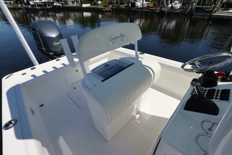 Slide: The Image of Canyon Bay 24H 2016 - 5715296