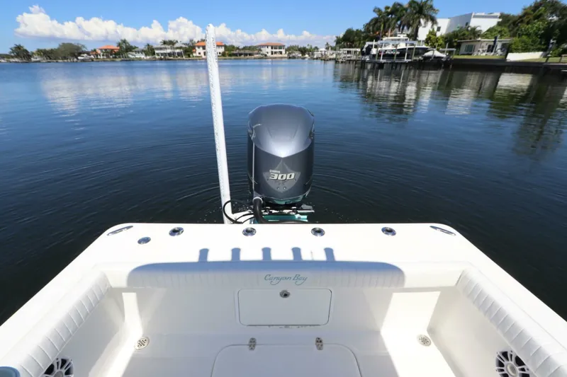 Slide: The Image of Canyon Bay 24H 2016 - 5715292