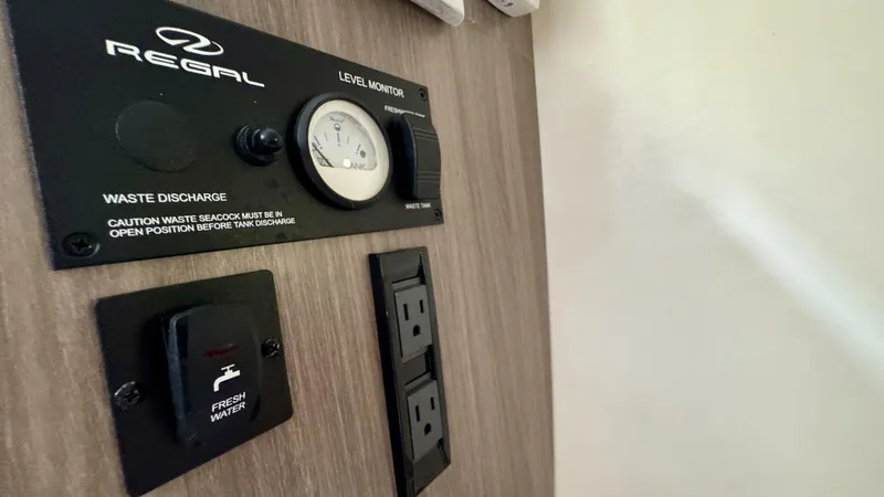 Slide: The Image of 2022 Regal 26 XO - 5715498