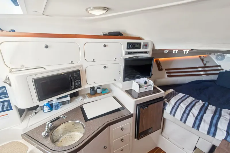 Slide: The Image of 2006 Grady-White 330 Express - POLE POSITION - 5737092