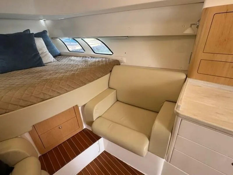 Slide: The Image of 2019 Intrepid 430 Sport Yacht SAGA - 5746984
