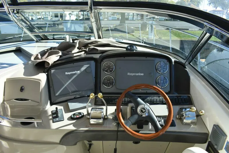 Slide: The Image of Sea Ray 390 Sundancer 2005 - 5715928