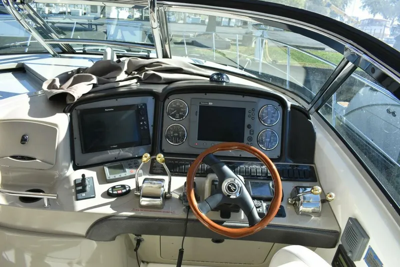 Slide: The Image of Sea Ray 390 Sundancer 2005 - 5715929