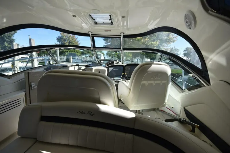 Slide: The Image of Sea Ray 390 Sundancer 2005 - 5715944