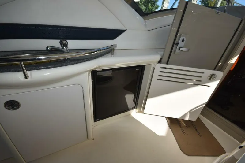 Slide: The Image of Sea Ray 390 Sundancer 2005 - 5715945