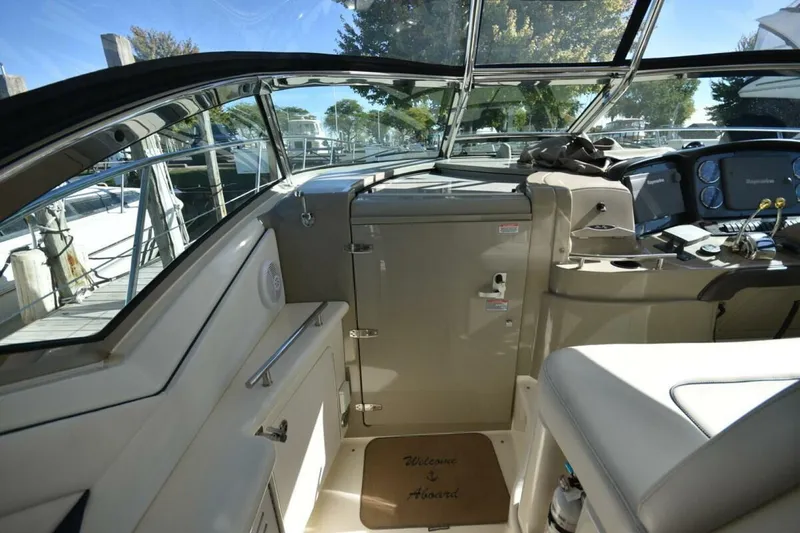 Slide: The Image of Sea Ray 390 Sundancer 2005 - 5715946