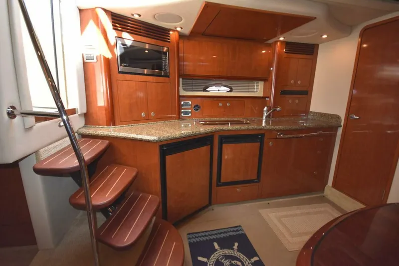 Slide: The Image of Sea Ray 390 Sundancer 2005 - 5715948