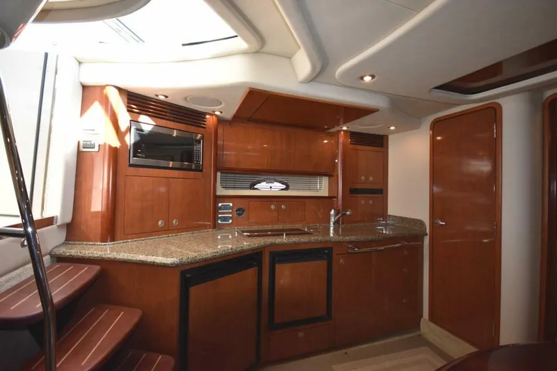 Slide: The Image of Sea Ray 390 Sundancer 2005 - 5715949