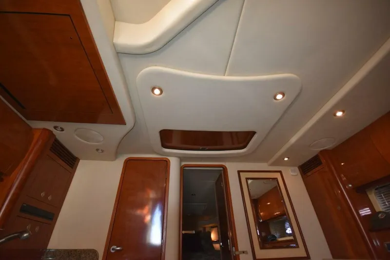 Slide: The Image of Sea Ray 390 Sundancer 2005 - 5715965