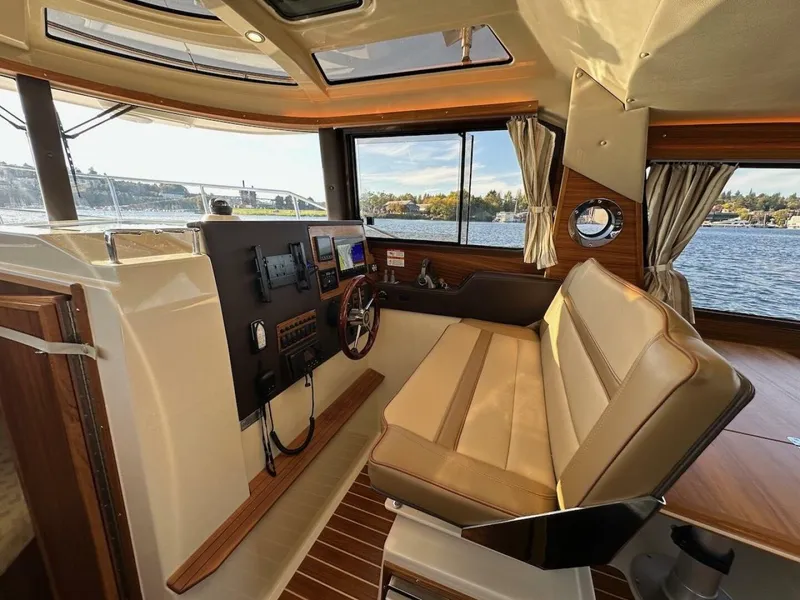 Slide: The Image of Ranger Tug R-29 CB 2025 - 5716057