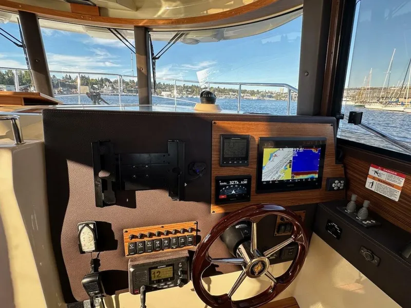 Slide: The Image of Ranger Tug R-29 CB 2025 - 5716059