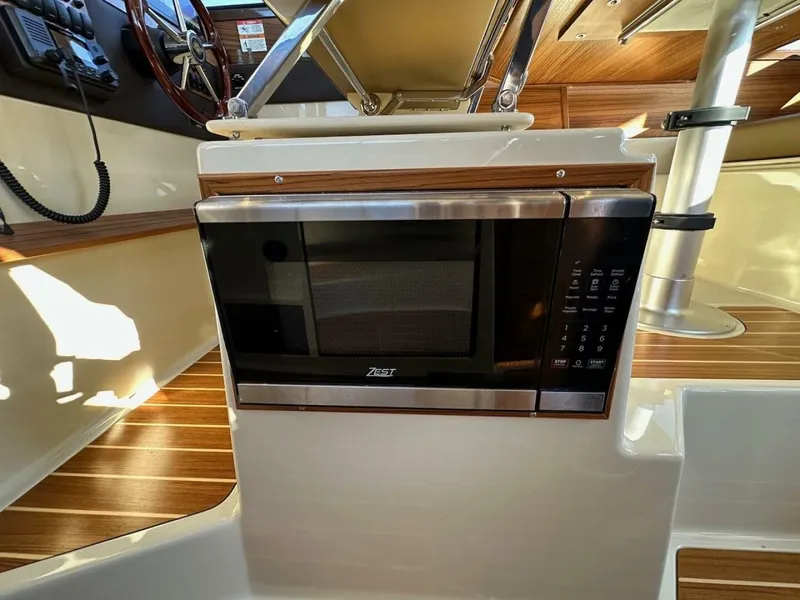 Slide: The Image of Ranger Tug R-29 CB 2025 - 5716064