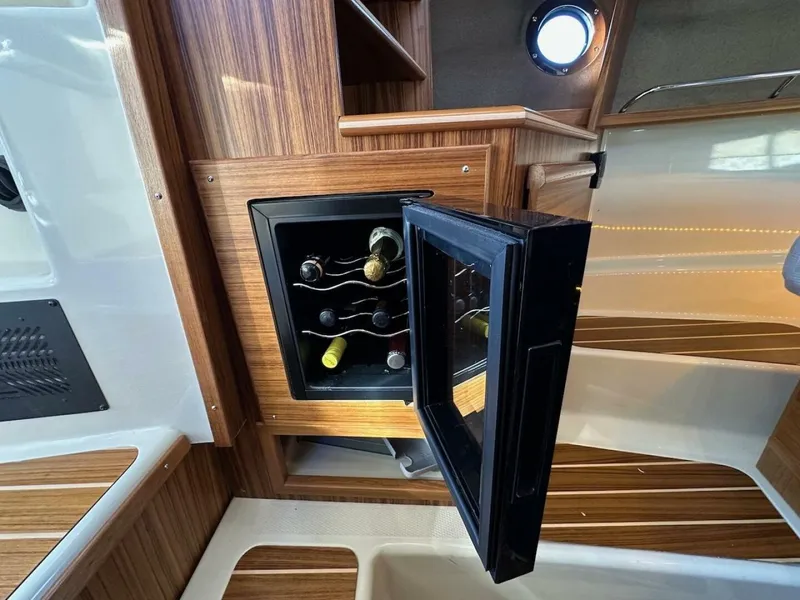 Slide: The Image of Ranger Tug R-29 CB 2025 - 5716065