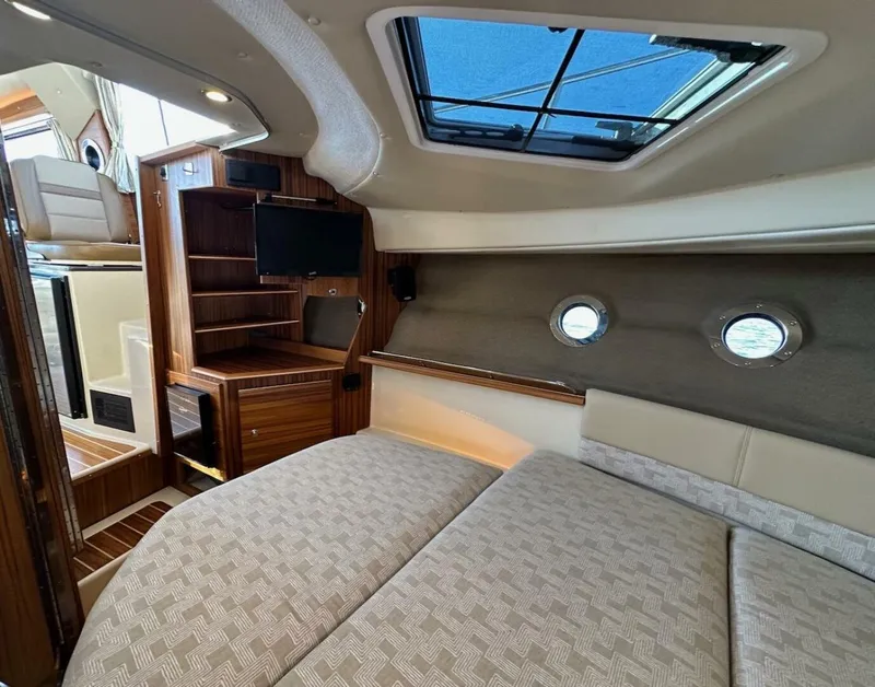 Slide: The Image of Ranger Tug R-29 CB 2025 - 5716067