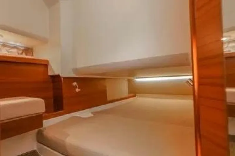 Slide: The Image of Nimbus T11 2022 - 5716085