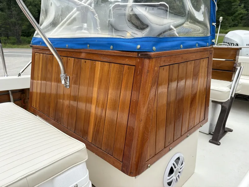 Slide: The Image of Boston Whaler 21 Outrage Rib Side 1972 - 7218236