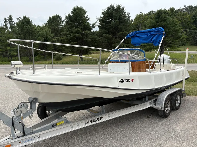 Slide: The Image of Boston Whaler 21 Outrage Rib Side 1972 - 7218195
