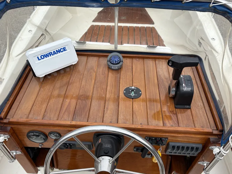Slide: The Image of Boston Whaler 21 Outrage Rib Side 1972 - 7218220