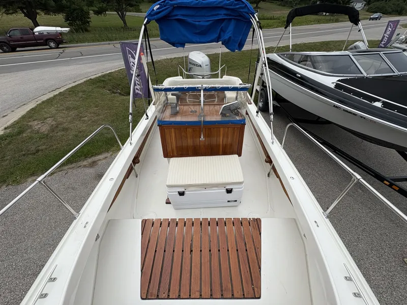 Slide: The Image of Boston Whaler 21 Outrage Rib Side 1972 - 7218227