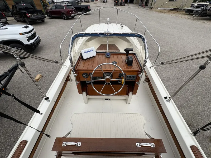Slide: The Image of Boston Whaler 21 Outrage Rib Side 1972 - 7218212