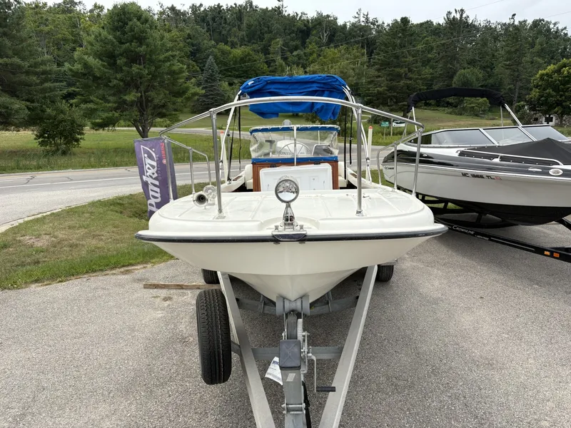 Slide: The Image of Boston Whaler 21 Outrage Rib Side 1972 - 7218197