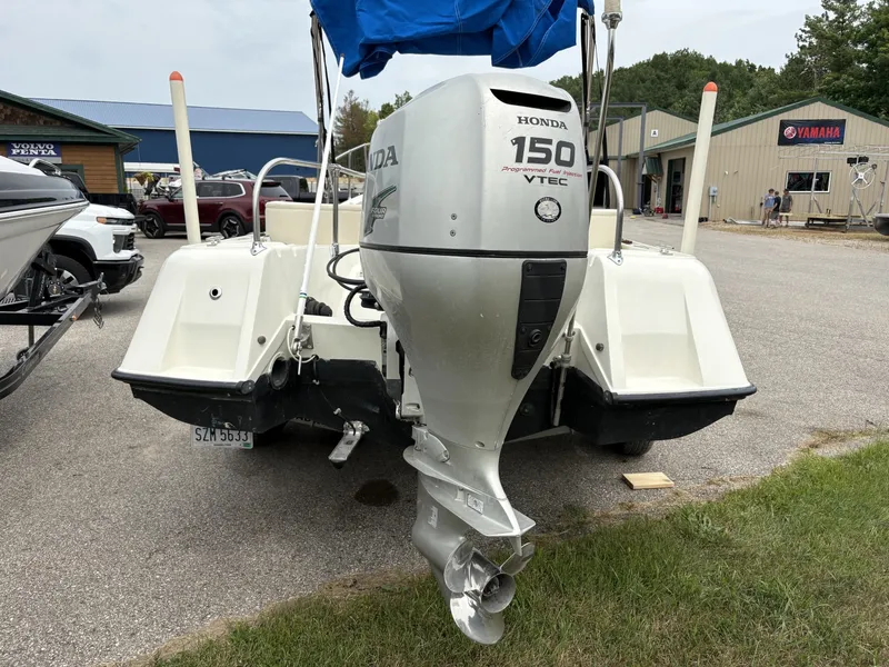 Slide: The Image of Boston Whaler 21 Outrage Rib Side 1972 - 7218205