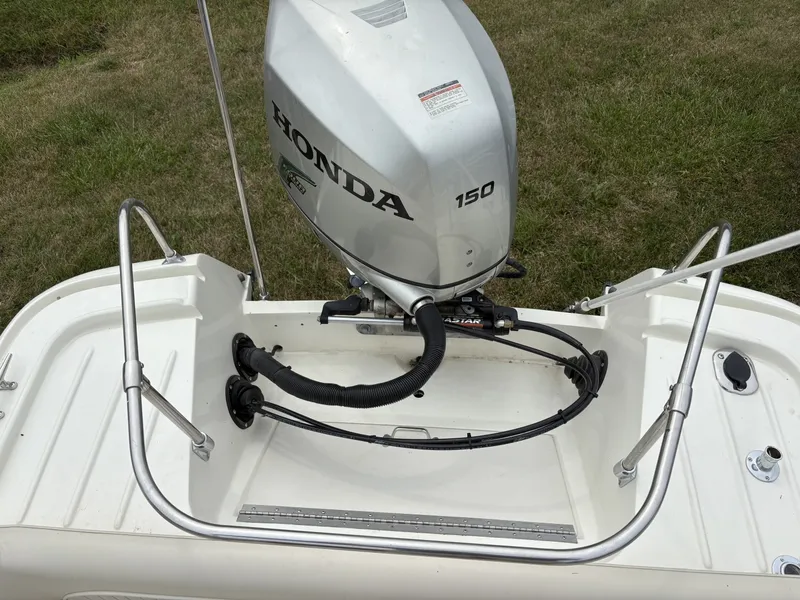 Slide: The Image of Boston Whaler 21 Outrage Rib Side 1972 - 7218210
