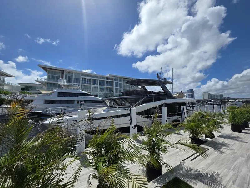 Slide: The Image of Prestige X70 2022 - 5831867