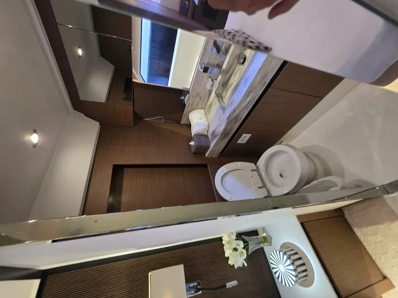 Slide: The Image of Prestige X70 2022 - 5831879