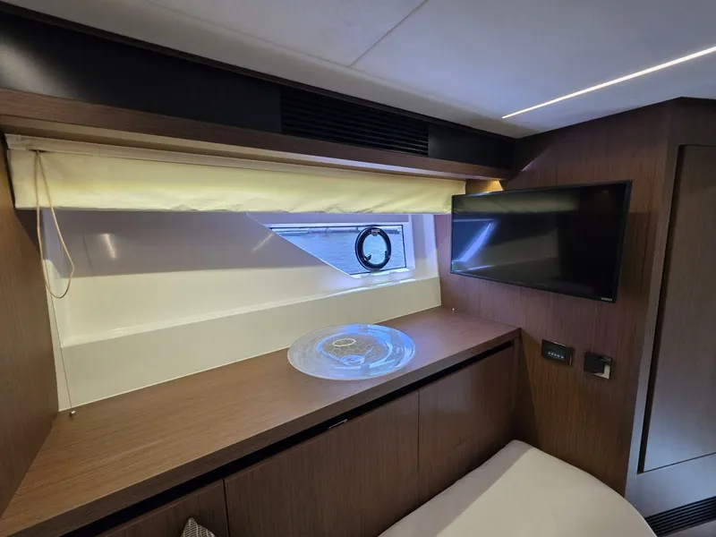 Slide: The Image of Prestige X70 2022 - 5831881