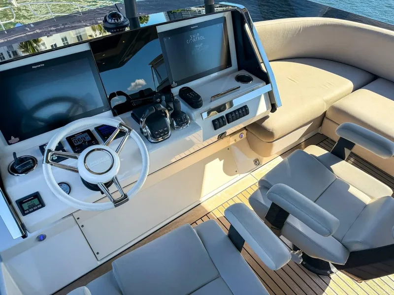 Slide: The Image of Prestige X70 2022 - 5831892