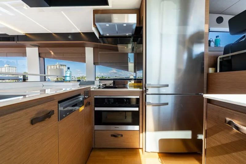 Slide: The Image of Prestige X70 2022 - 5831904