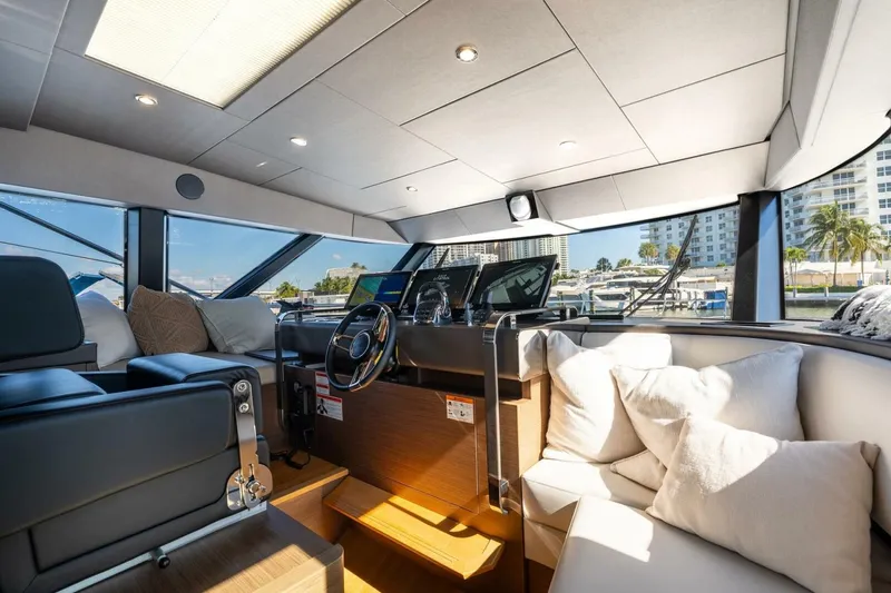 Slide: The Image of Prestige X70 2022 - 5831906