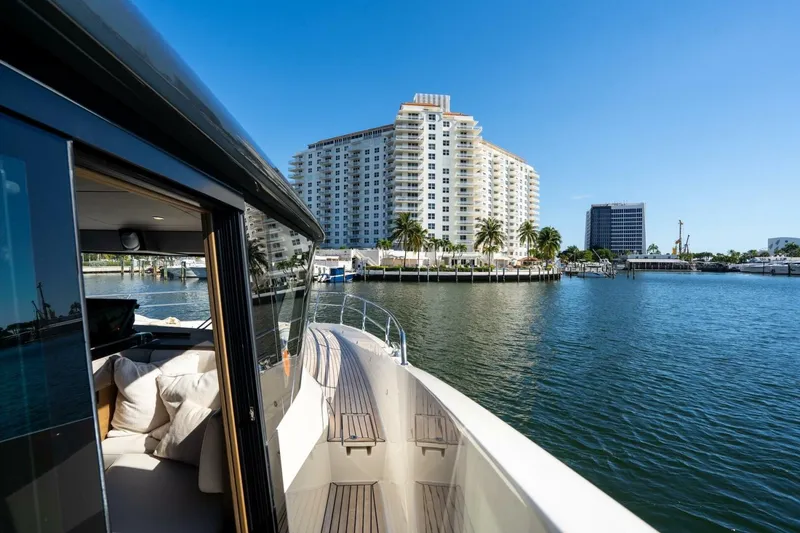 Slide: The Image of Prestige X70 2022 - 5831909