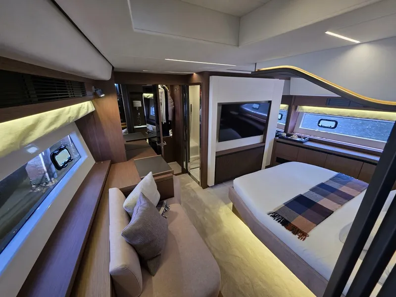 Slide: The Image of Prestige X70 2022 - 5831865