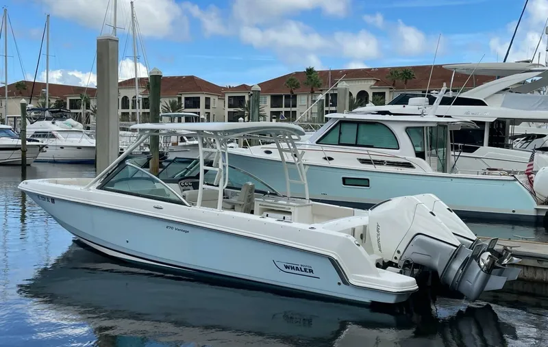 The Image of Boston Whaler 27 DC- Profile 2019 Boston Whaler 270 Vantage DC - 5718245