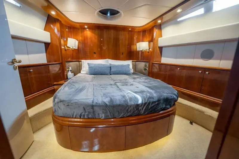 Slide: The Image of Azimut 80 Carat 2004 - 5732137