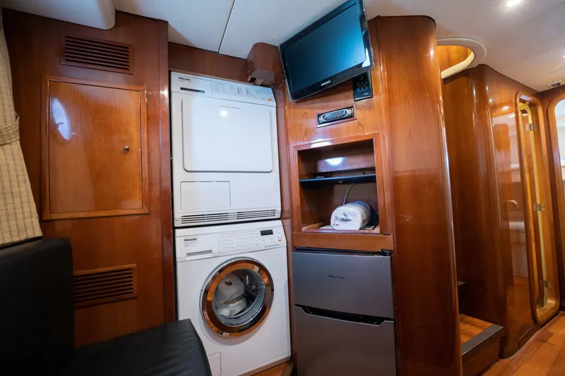 Slide: The Image of Azimut 80 Carat 2004 - 5731729