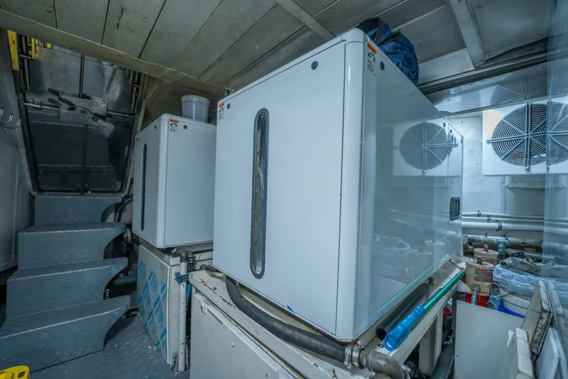 Slide: The Image of Azimut 80 Carat 2004 - 5731722