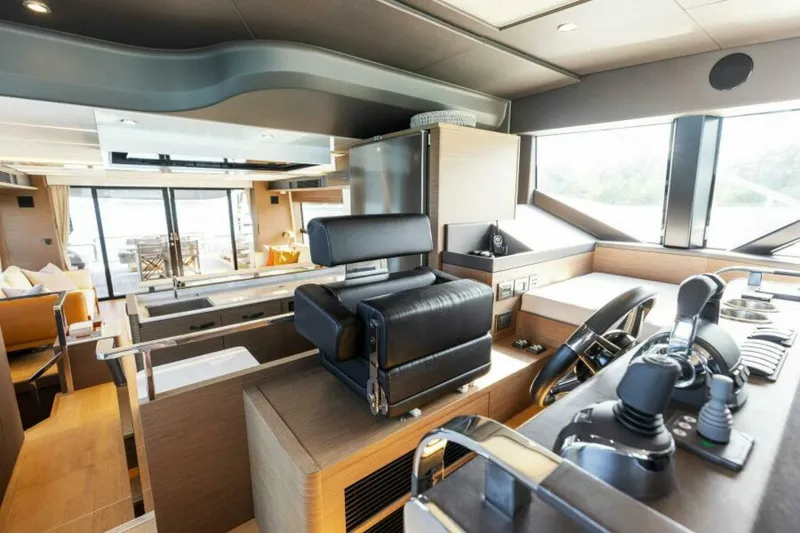 Slide: The Image of 2021 X70 Prestige - Infinity - Helm - 5716984