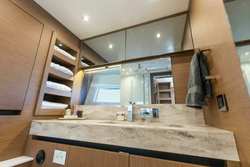 Slide: The Image of 2021 X70 Prestige - Infinity - Master Vanity  - 5716996