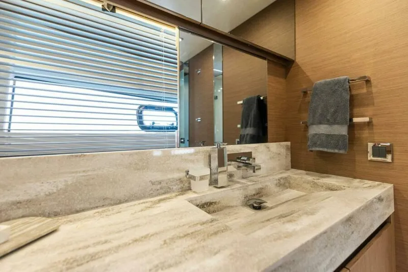 Slide: The Image of 2021 X70 Prestige - Infinity - Master Vanity  - 5716997