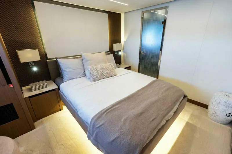 Slide: The Image of 2021 X70 Prestige - Infinity - VIP Stateroom - 5716999